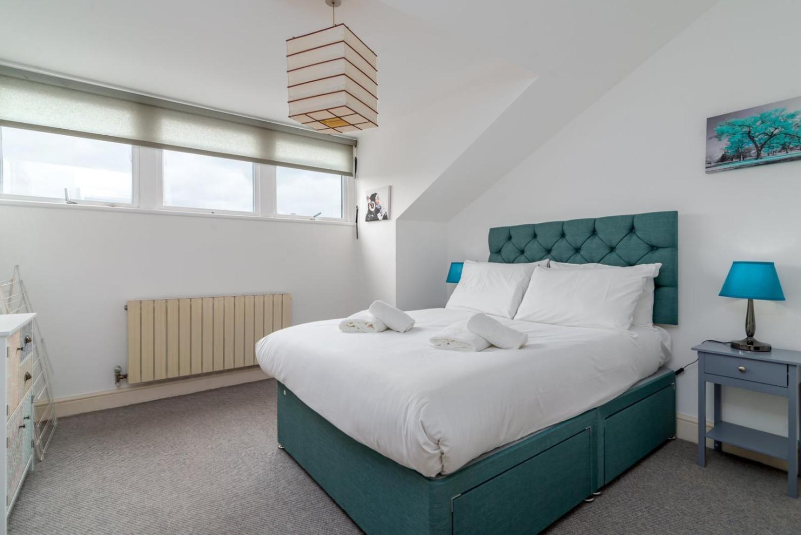 Guestready - Sunny Top Floor Flat With Views *